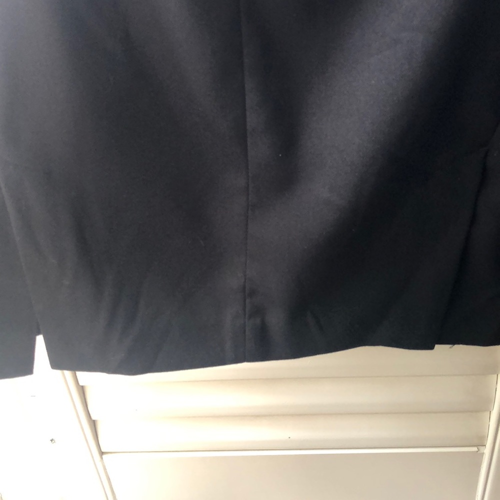 Banana Republic, classic black skirt - Picture 4 of 6